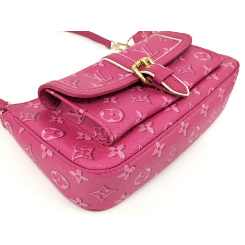 Louis Vuitton Maxi Pochette Accessoires Monogram Fuchsia Shoulder Bag - Picture 3 of 10